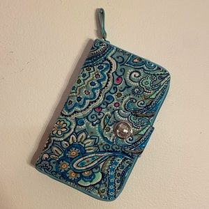 NWT Vera Bradley RFID Turnlock Wallet *Retired Daisy Dot Paisley Pattern